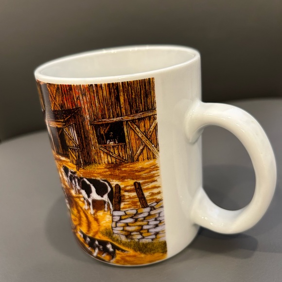 H. Hargrove Mug “The Stubborn Cow”.  3 5/8” H x 3” Opening Diameter Porcelaine - Picture 4 of 6